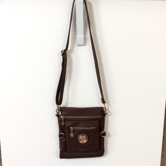 no brand Handbags - 🔥 $3 WHEN YOU BUNDLE 2 OR MORE ITEMS